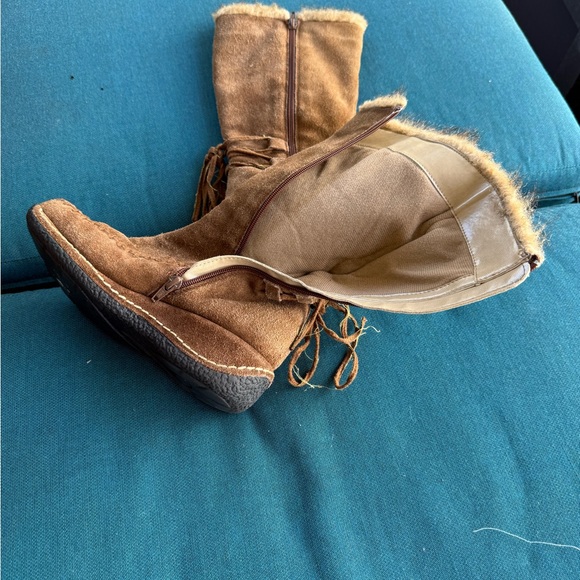 Brown Fur-Lined Women's Boots - Picture 3 of 7